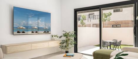 Apartment, Courtyard View | Living area