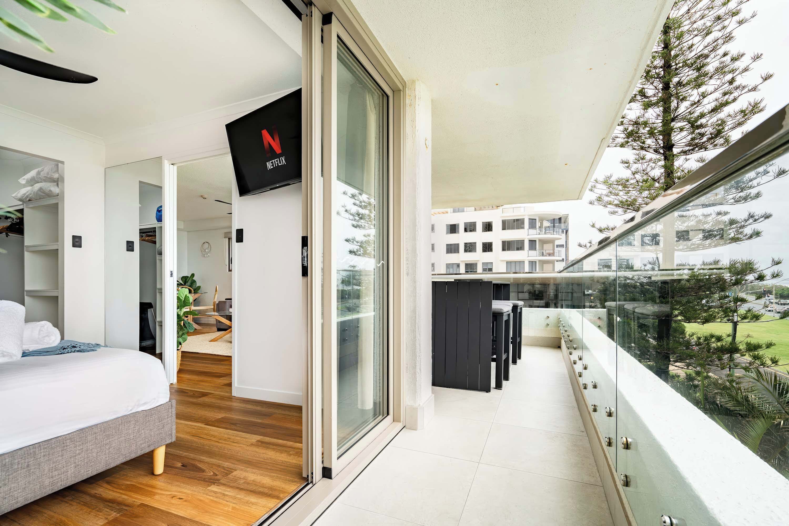 3 bedrooms, desk, iron/ironing board, travel crib