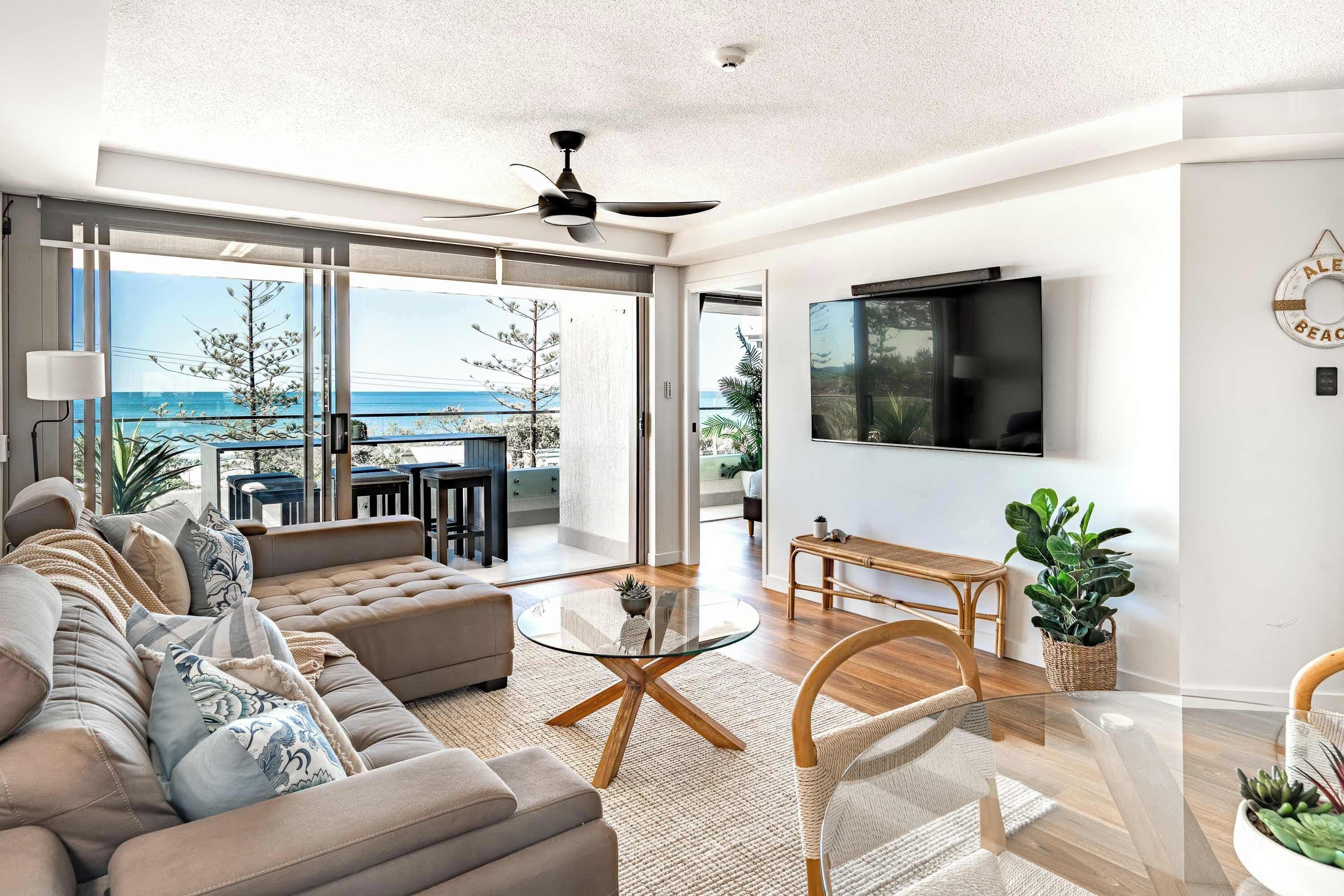 Télévision, livres, espaces bureaux