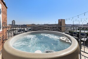Outdoor spa tub - Downtown Indy Double Unit Penthouse Near ICC (Indianapolis)