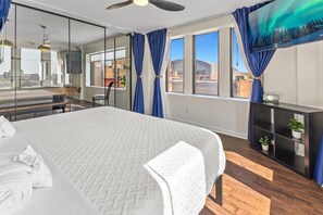 Iron/ironing board, WiFi, bed sheets