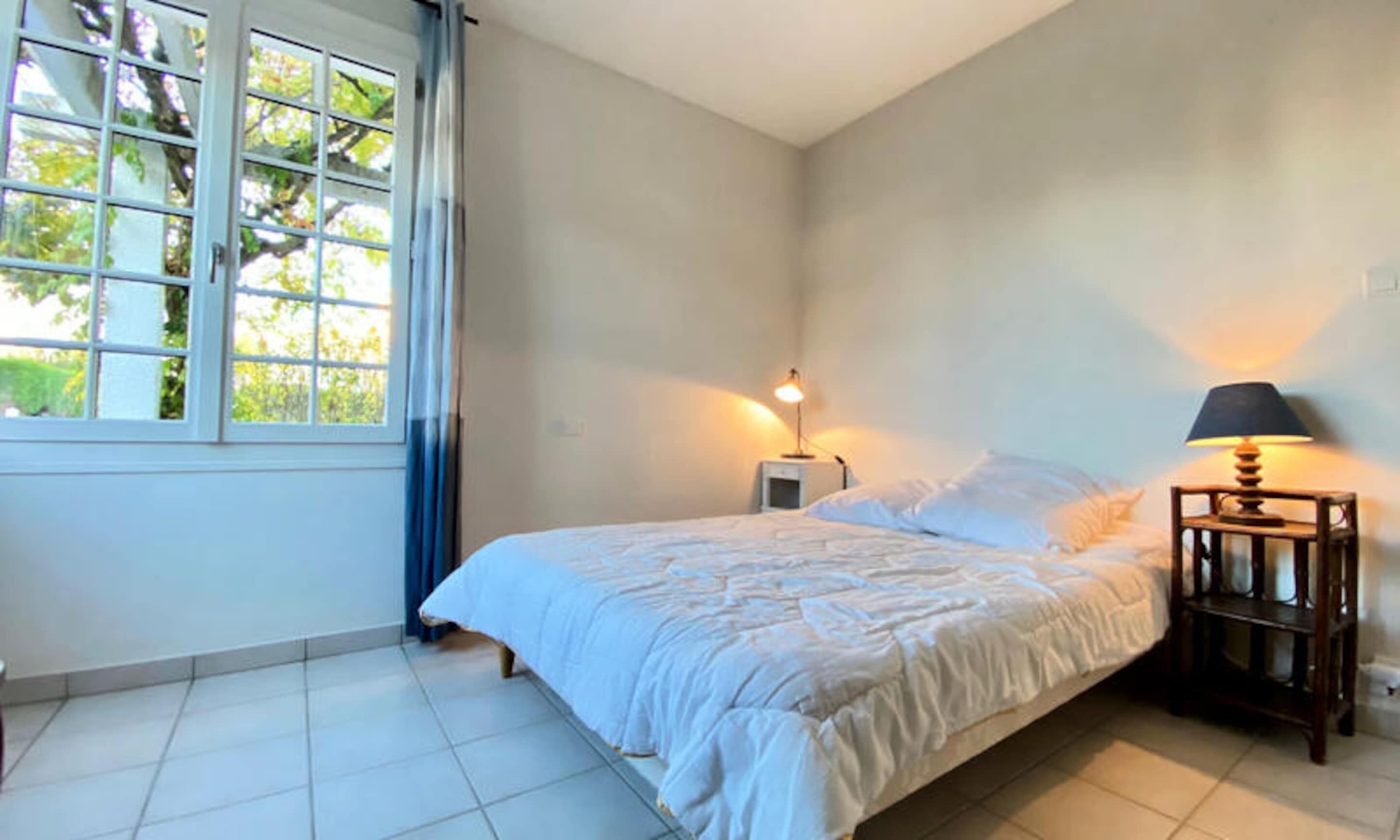 Trang bị nội thất với thiết kế riêng biệt, bàn ủi/dụng cụ ủi quần áo 