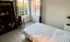 Individually furnished, iron/ironing board - Sg06021 Le Brisou (Saint-Gilles-Croix-de-Vie)