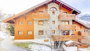Exterior - Apartment in Meribel Near Ski Slopes (Les Allues)
