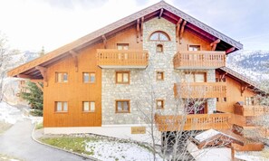 Exterior - Apartment in Meribel Near Ski Slopes (Les Allues)