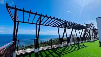 Condo, 1 Bedroom, Accessible, Smoking | Property grounds