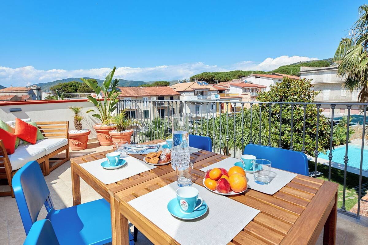 Standard Triple Room, Pool View | Free WiFi