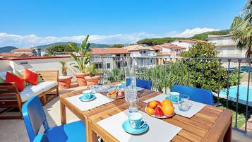 Standard-Dreibettzimmer, Poolblick