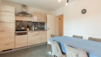 Réfrigérateur, plaque de cuisson