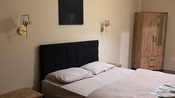 1 bedroom, iron/ironing board, internet