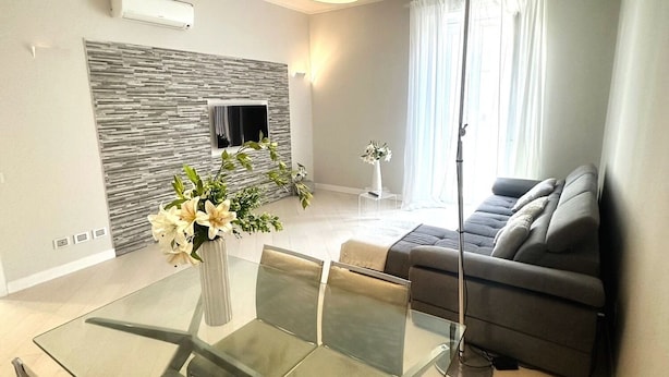 Living area - Elegant Apartment in a Prime Location (Milan)