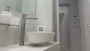 Apartment, 1 Bedroom, Smoking, Balcony | Bathroom - Elegant Apartment in a Prime Location (Milan)