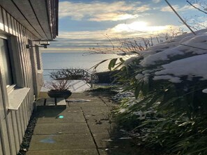 المنطقة المحيطة بالمنشأة