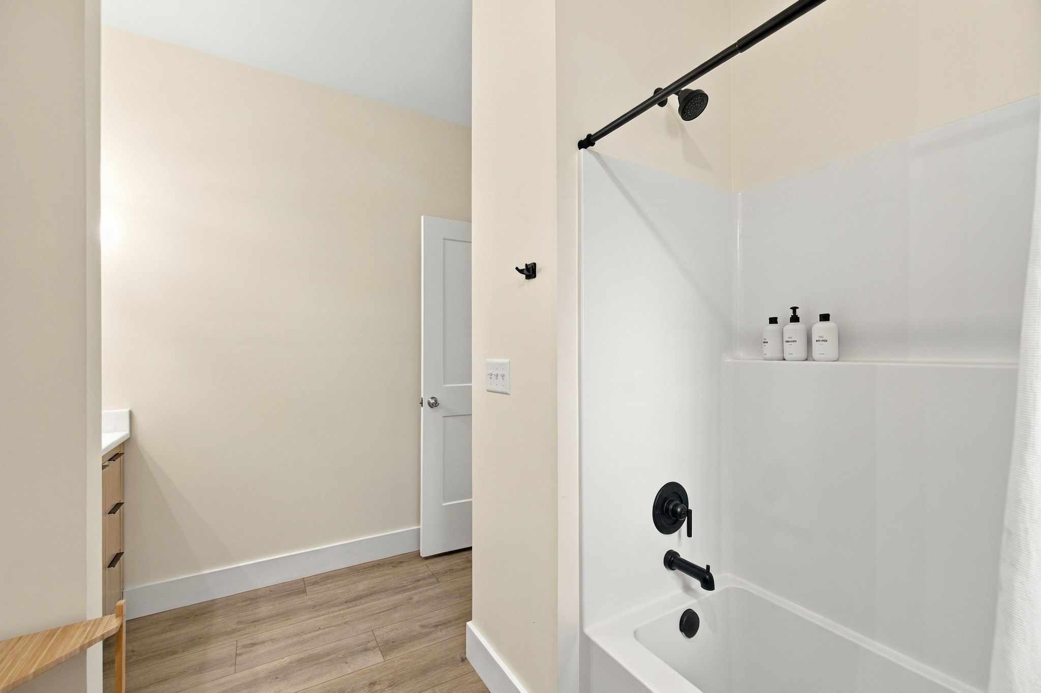 Bathrom #1: full bathroom with shower/bathtub combo in the master bedroom