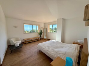 3 bedrooms, iron/ironing board, travel crib, free WiFi