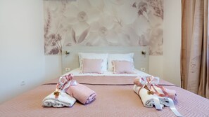 Iron/ironing board, free WiFi, bed sheets