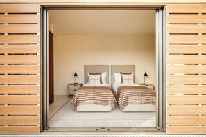 4 habitaciones, tabla de planchar con plancha, cuna de viaje y wifi 