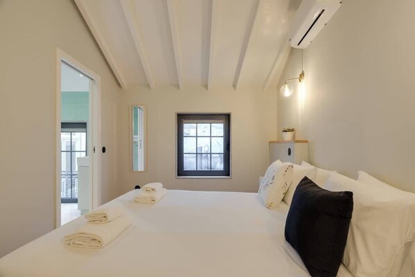 1 bedroom, iron/ironing board, travel cot, WiFi
