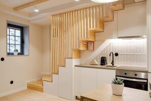 Fridge, oven, stovetop, coffee/tea maker - Figueirôa Four Houses by DA'Home #Rattan (Porto)