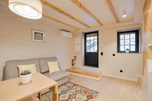 TV - Figueirôa Four Houses by DA'Home #Rattan (Porto)