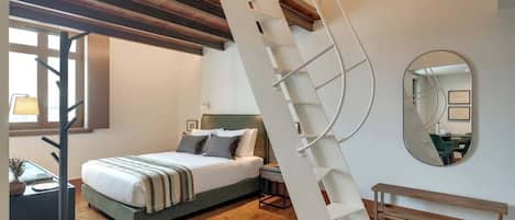 Iron/ironing board, travel cot, WiFi, bed sheets