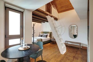 Strykejern/-brett, reiseseng for barn, wi-fi og sengetøy