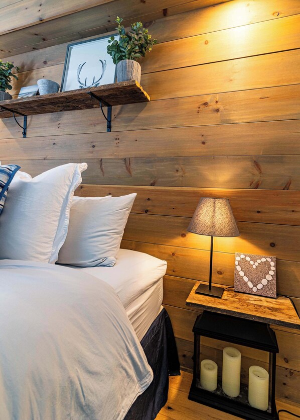 2 bedrooms, desk, iron/ironing board, WiFi - Epic Lake View - Tremblant Panoramic View (Mont-Tremblant)