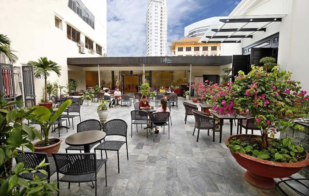 Khu ẩm thực ngoài trời