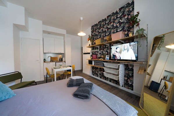 1 chambre, fer et planche à repasser, Wi-Fi, draps fournis