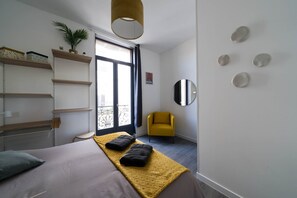 2 chambres, fer et planche à repasser, Wi-Fi, draps fournis