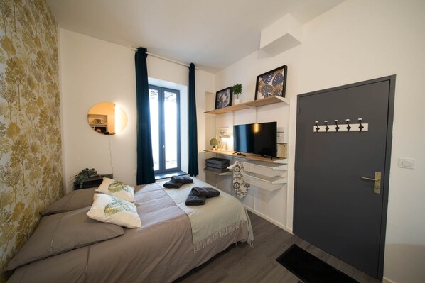 1 bedroom, iron/ironing board, free WiFi, bed sheets - Résidence Bardiaux - Chez Olive (Vichy)