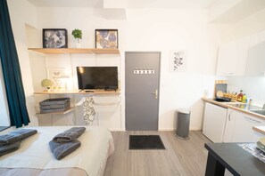 1 bedroom, iron/ironing board, free WiFi, bed sheets - Résidence Bardiaux - Chez Olive (Vichy)