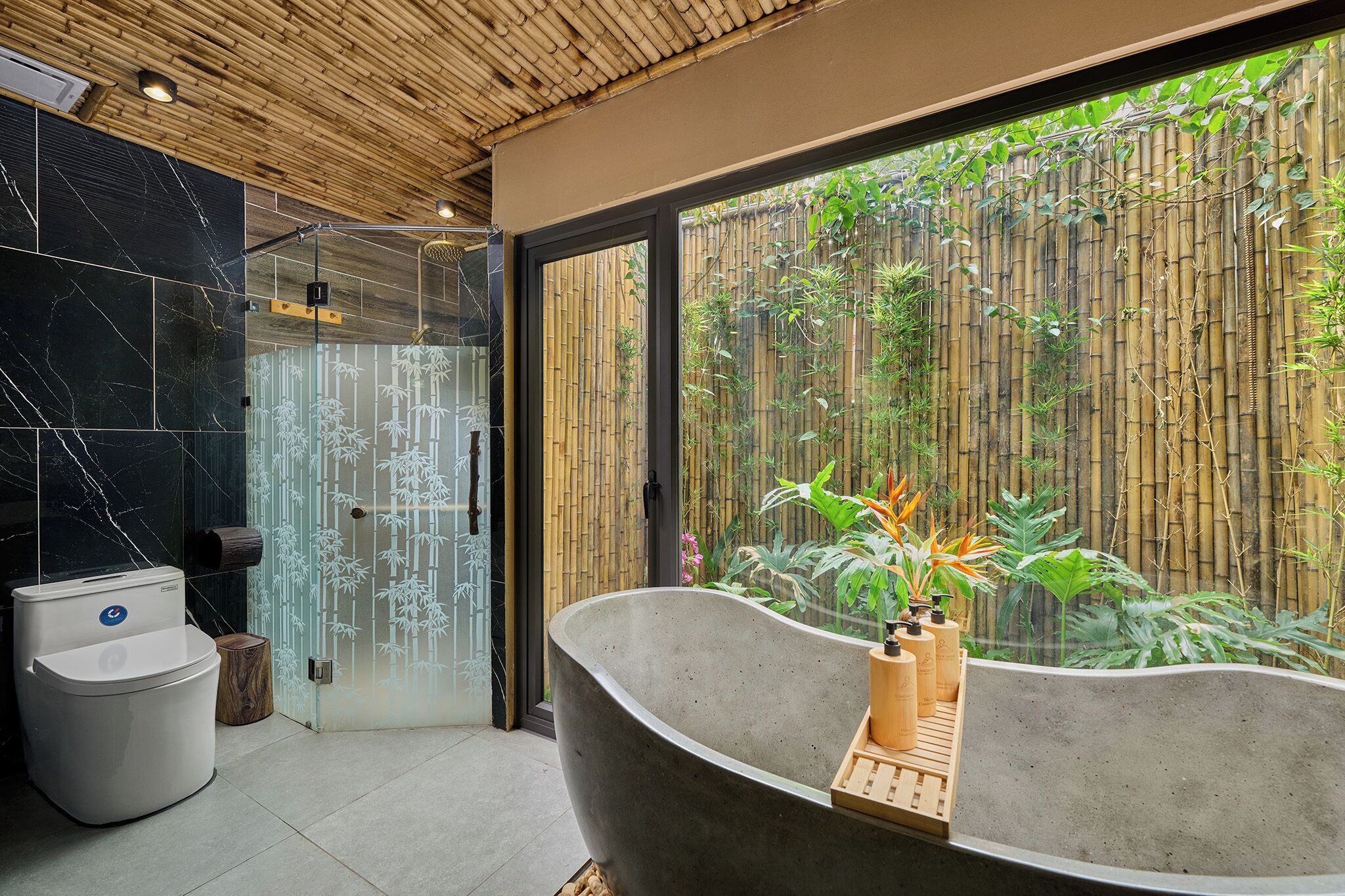 Deluxe Bungalow with Garden View | Bathroom | Separate bathtub and shower, rainfall showerhead, designer toiletries