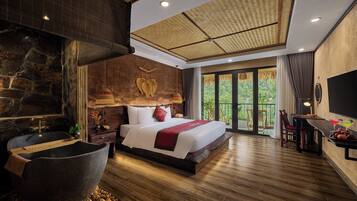 Deluxe Double Room with Balcony | Egyptian cotton sheets, premium bedding, Select Comfort beds, minibar