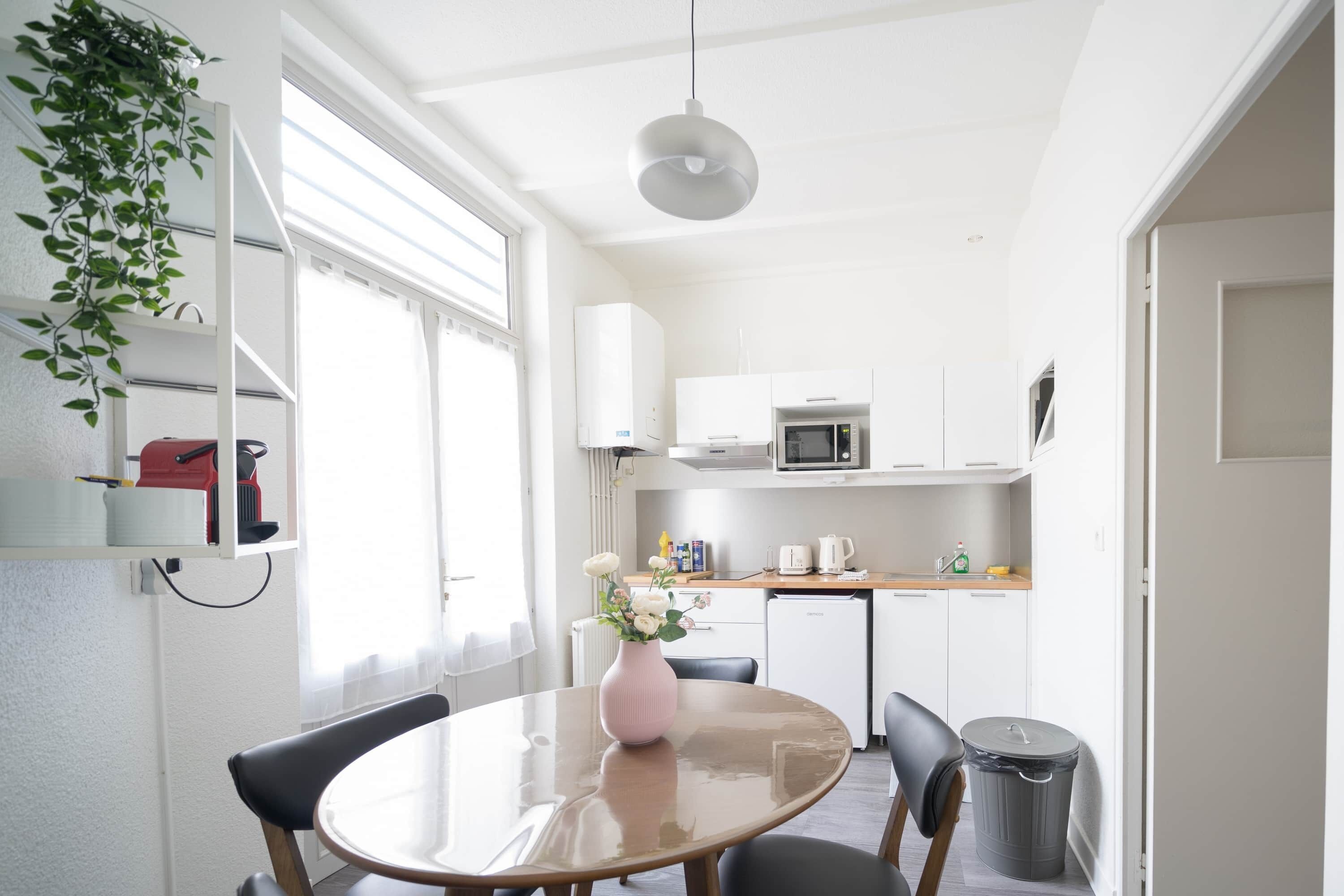 Fridge, microwave, stovetop, toaster