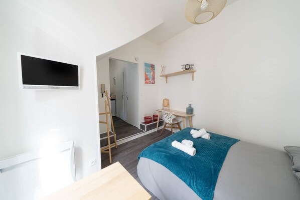 1 bedroom, iron/ironing board, free WiFi, bed sheets