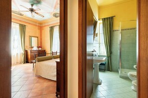 6 Schlafzimmer, Bügeleisen/Bügelbrett, Internetzugang, Bettwäsche