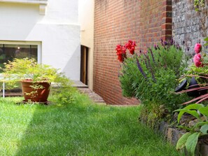 Property grounds - Grosvenor Abode, Royal Tunbridge Wells (Royal Tunbridge Wells)