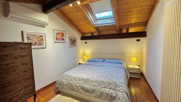 2 Schlafzimmer, BĂŒgeleisen/BĂŒgelbrett, kostenloses WLAN, BettwĂ€sche