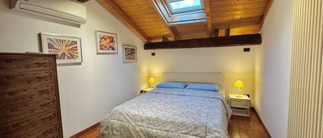 2 dormitorios, tabla de planchar con plancha, wifi gratis y ropa de cama