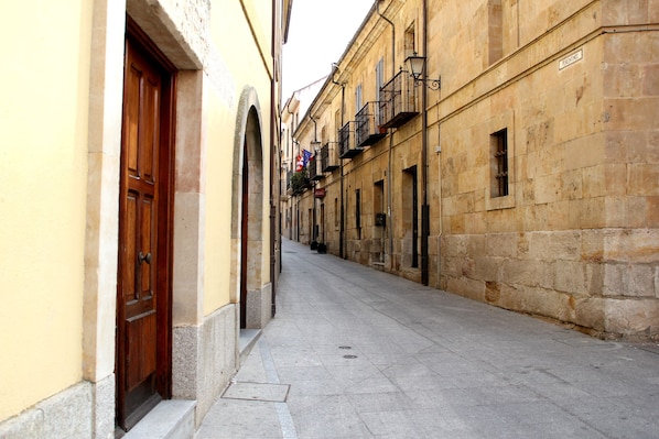 واجهة المنشأة