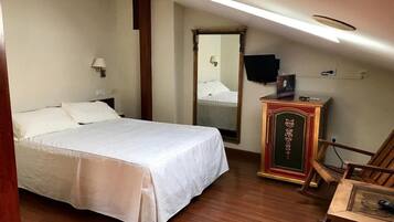 Standaard tweepersoonskamer, en-suite badkamer (Abuhardillada) | Gratis wifi