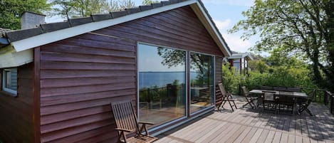 House | Outdoor dining