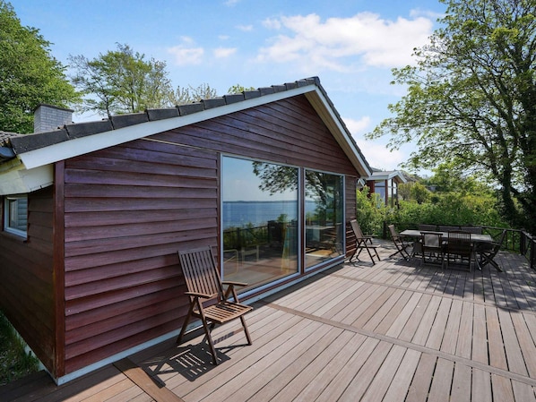 House | Outdoor dining