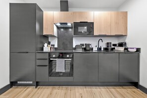 Mikrowelle, Ofen, Geschirrspüler