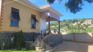 Rumah, 3 kamar tidur, akses difabel, Boleh Merokok | Eksterior