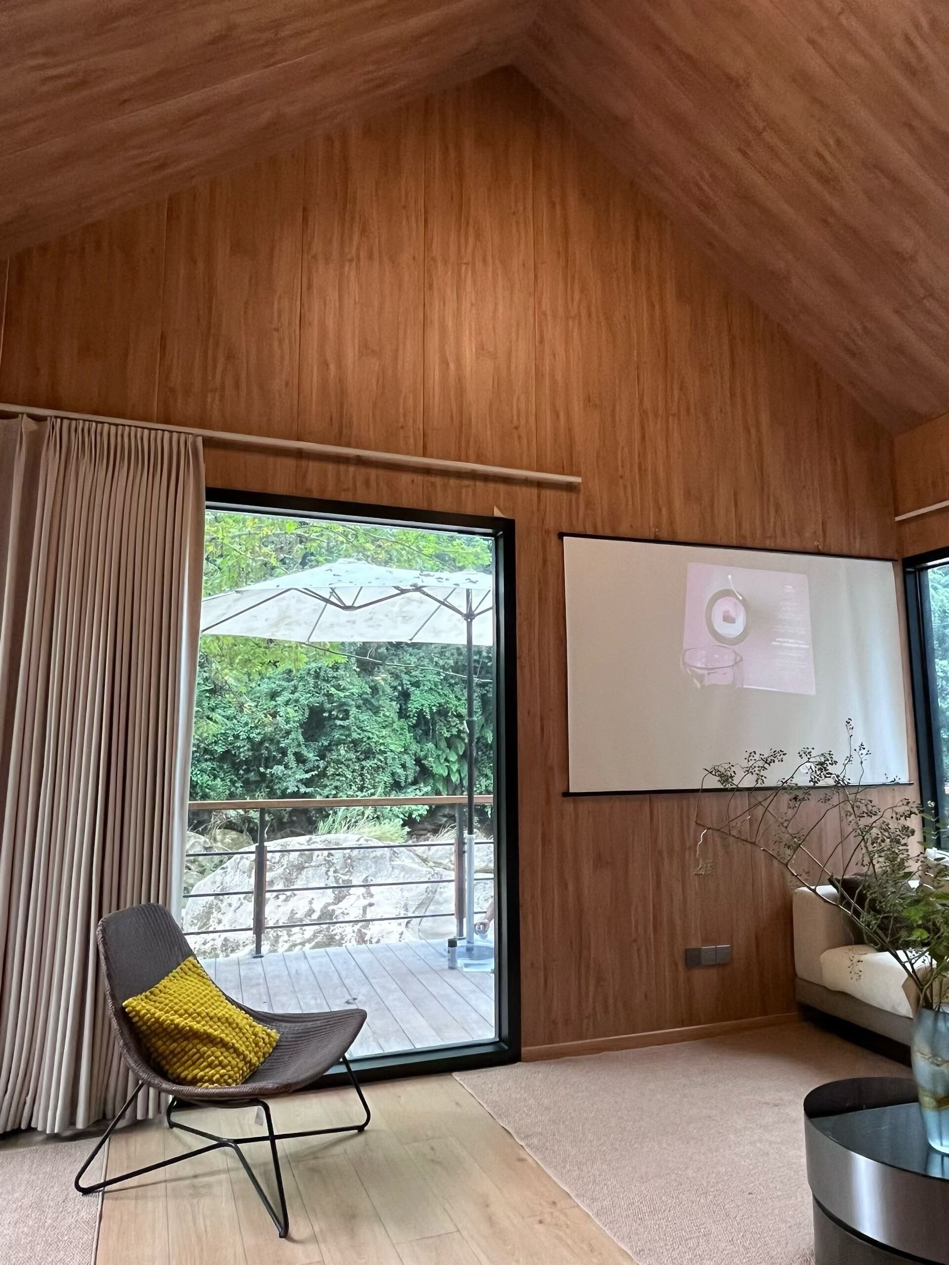 Blackout curtains, soundproofing, iron/ironing board, free WiFi