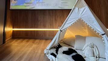 Blackout curtains, soundproofing, iron/ironing board, free WiFi