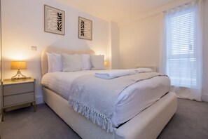 2 bedrooms, iron/ironing board, WiFi, bed sheets - The Emerald at Parsons House (Washington)