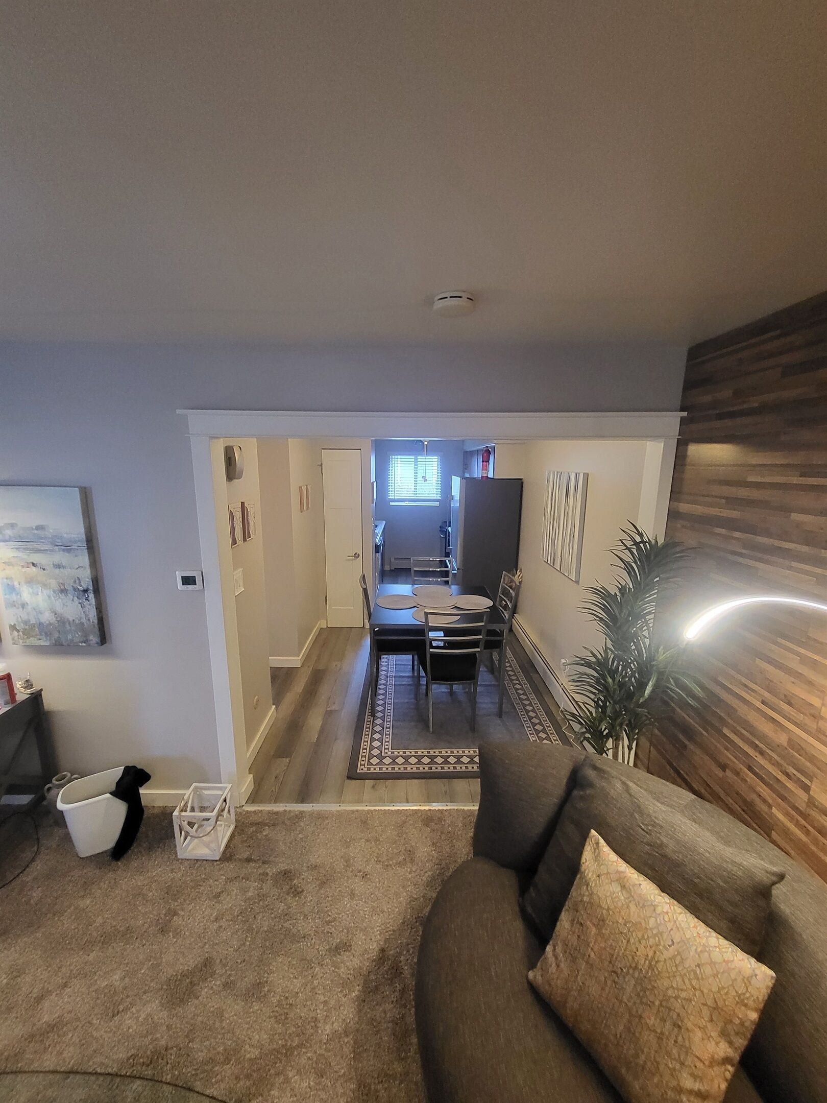 Smart TV, books, stereo